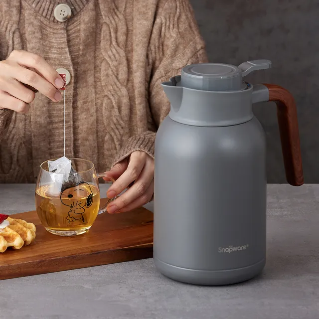 【CorelleBrands 康寧餐具】316不鏽鋼真空保冰保溫壺2200ml