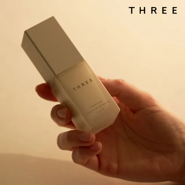 【THREE】平衡淨白屏護精華