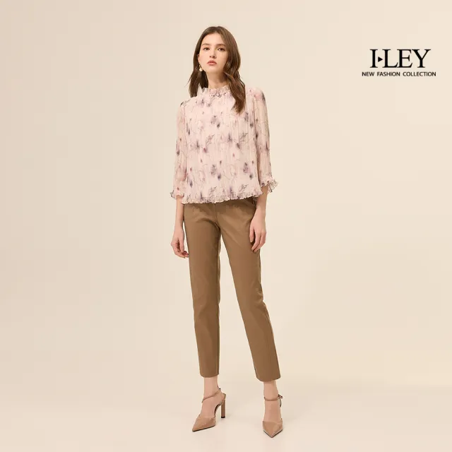 【ILEY 伊蕾】壓褶印花七分袖雪紡上衣(淺粉；M-XL；1253071454)