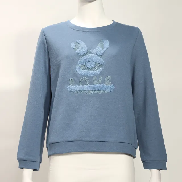 【ILEY 伊蕾】兔兔毛巾繡文字棉質上衣(藍；M-XL；1253261205)