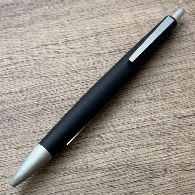 【LAMY】2000系列 401 玻璃纖維 四色筆