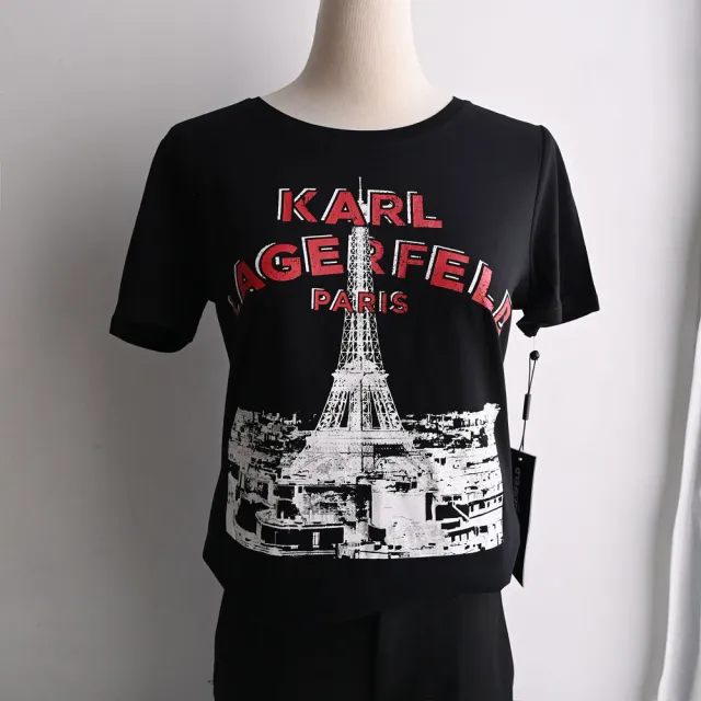 【KARL LAGERFELD 卡爾】老佛爺 巴黎鐵塔景點圖案素雅個性棉短T(黑)