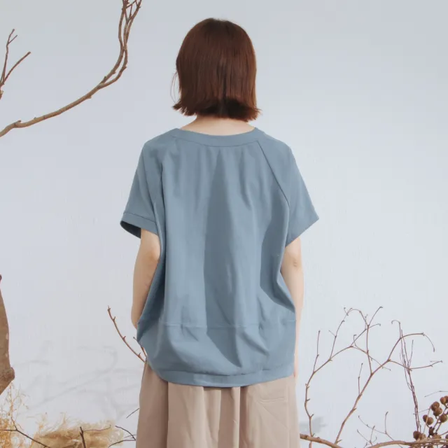 【MOSS CLUB】小V領連袖貼口袋素色短袖上衣 淺藍 黑 灰(魅力商品)