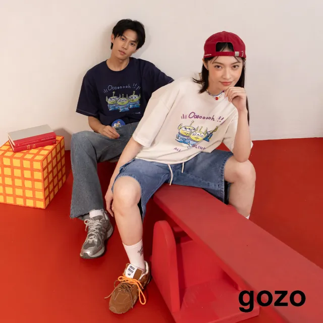 【gozo】PIXAR系列 oooh！三眼怪牙刷繡廓形T恤(米白/深藍)