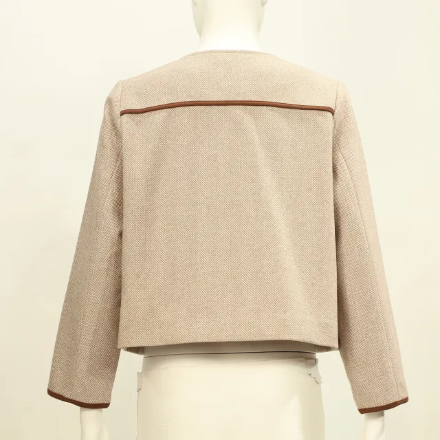 【ILEY 伊蕾】小香山形紋羊毛毛料外套(卡其；M-XL；1254074632)