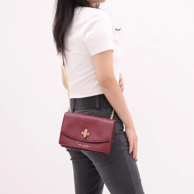 【MARC JACOBS】簡約金屬LOGO鎖釦皮革晚宴包鍊包斜背包(酒紅)