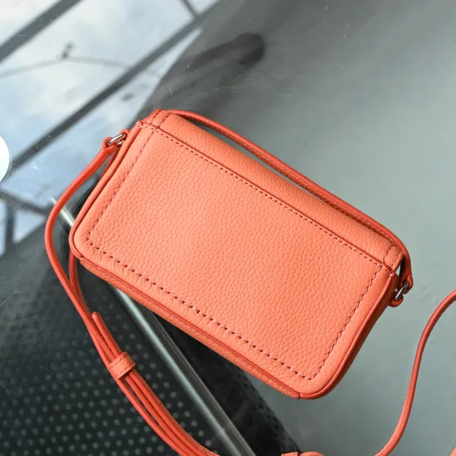 【MARC JACOBS】簡約金屬LOGO全皮革迷你方包單肩包斜背包(橘)