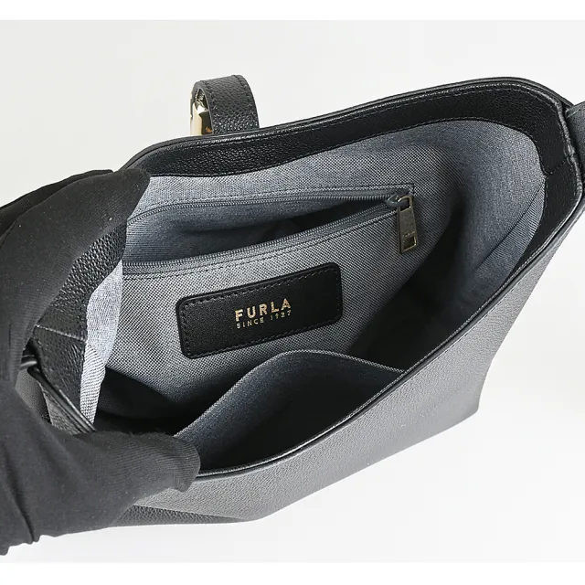 【FURLA 芙拉】FURLA Goccia燙金LOGO小牛皮圓柱扣開口式手提/斜背/肩背包(小/黑)