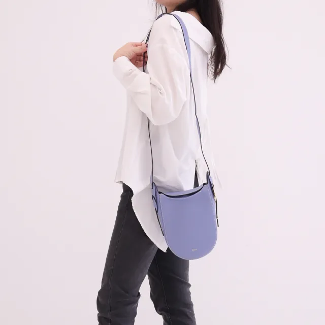 【Chloe’ 蔻依】經典品牌LOGO烙印小牛皮個性包斜背包(迷霧藍)