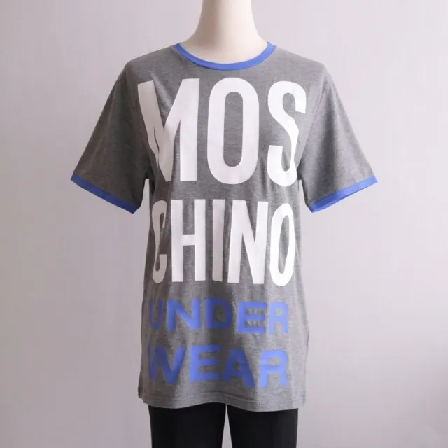 【MOSCHINO】品牌英文LOGO寬版個性棉短T恤(灰/藍邊)