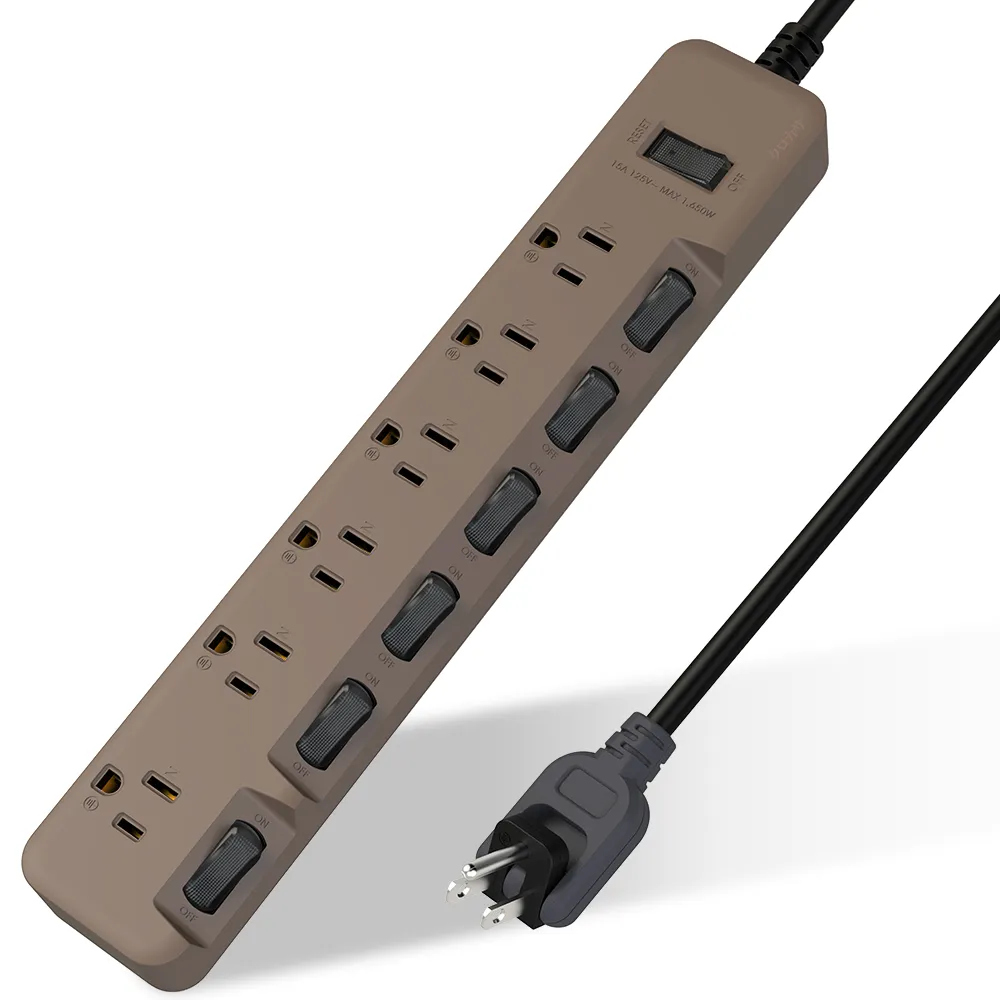 【iPlus+ 保護傘】7切6座3P延長線1.8M-黑傘消光拿鐵系列(KU-3766-6-LT)
