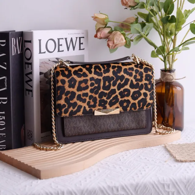 【Michael Kors】JADE 經典滿版MK豹紋拼接肩斜三用翻蓋鍊包(深咖)
