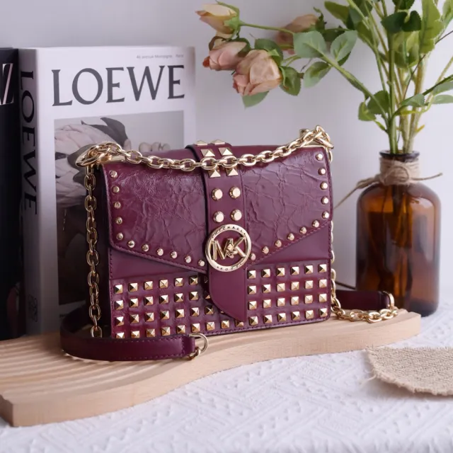 【Michael Kors】圓標金屬MK轉釦鉚釘拼接雙蓋肩斜三用鍊包淑女包(酒紅)
