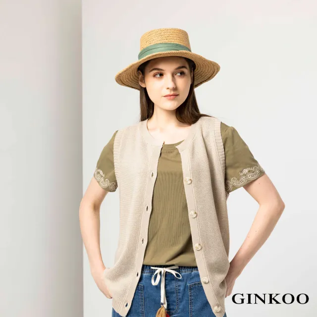 【GINKOO 俊克】袖口刺繡圓領短袖上衣