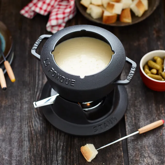【STAUB】琺瑯鑄鐵小火鍋16cm-黑色/附小叉子4入(德國雙人牌集團官方直營)