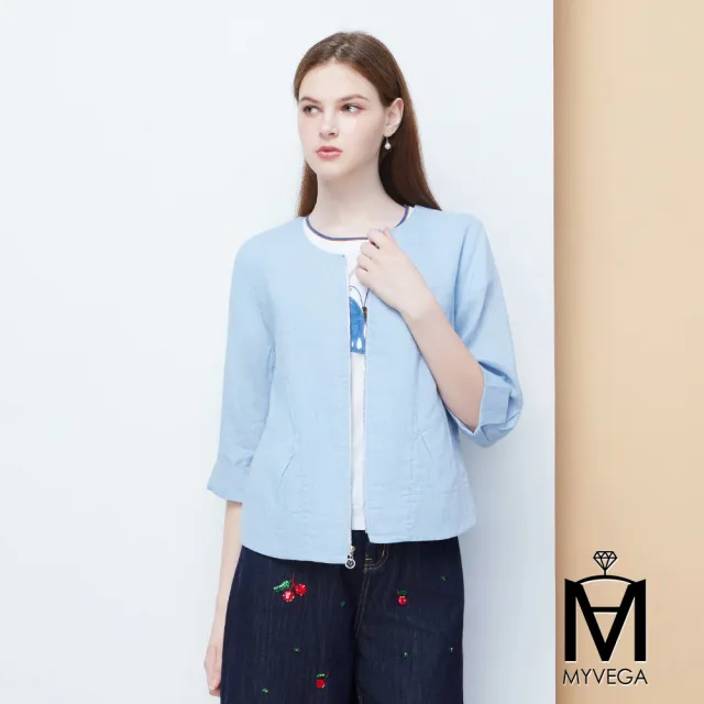 【MYVEGA 麥雪爾】MA亞麻都會多剪裁M鑽拉鍊外套-淺藍