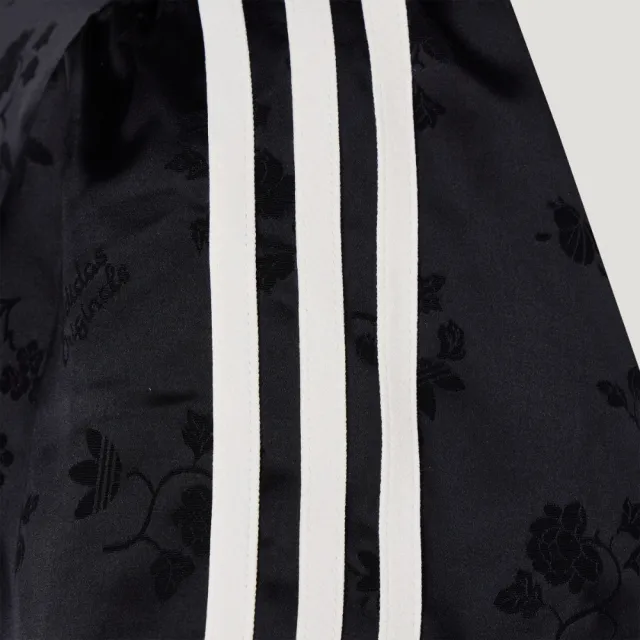 【adidas 愛迪達】NEW CHINESE 短袖外套 LD6443 女款ORIGINALS休閒緹花緞面夾克