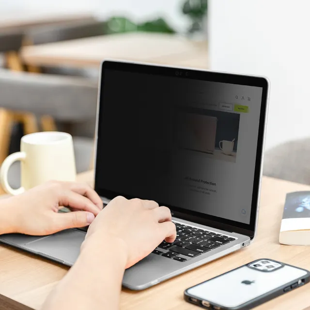 【SwitchEasy】MacBook Pro/Air 13.3吋 EasyProtector 防窺筆電保護貼(通用M2 Pro 晶片)