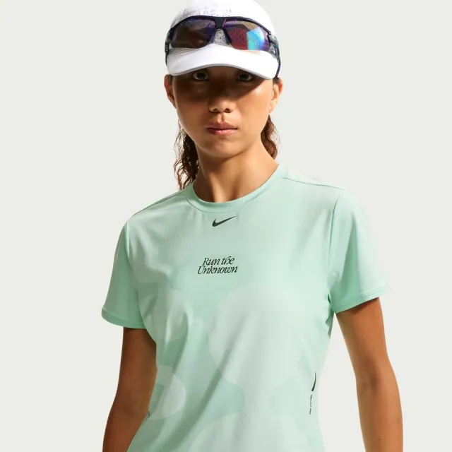 【NIKE 耐吉】短袖上衣 女 AS W NK SWIFT DF NIRT SS TOP 運動 休閒 綠色 (IV6615313)