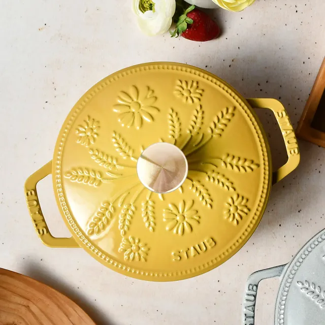 【STAUB】Margaret瑪格麗特圓形琺瑯鑄鐵和食鍋16cm＋日暮粉陶瓷盤2件組(德國雙人牌集團官方直營)