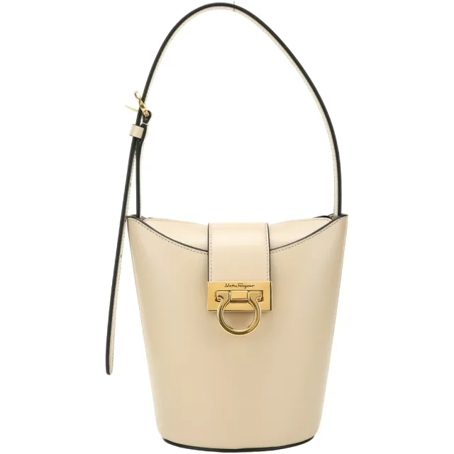 【Salvatore Ferragamo】Trifolio 馬蹄金釦牛皮肩背水桶包(卡其色)