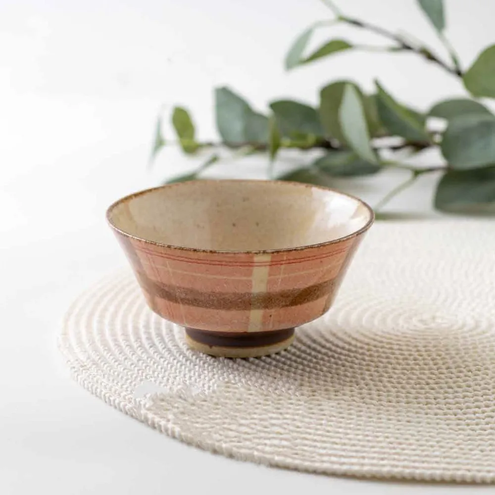 【DAIDOKORO】2入 日本製頂級美濃燒陶瓷碗13 cm 莫蘭迪紅色 格紋(湯碗/飯碗/碗盤/餐具/餐碗/丼飯碗)