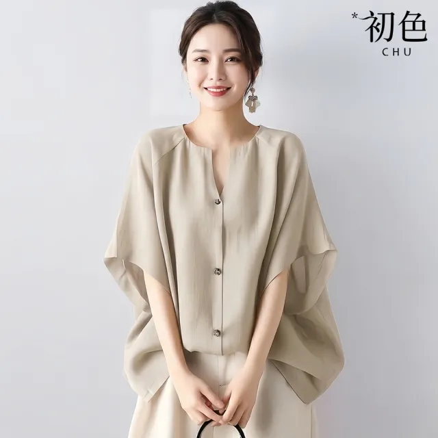 【初色】日系純色單排扣氣質優雅寬鬆小V領五分袖襯衫上衣女上衣-共3色-52939(M-L可選)