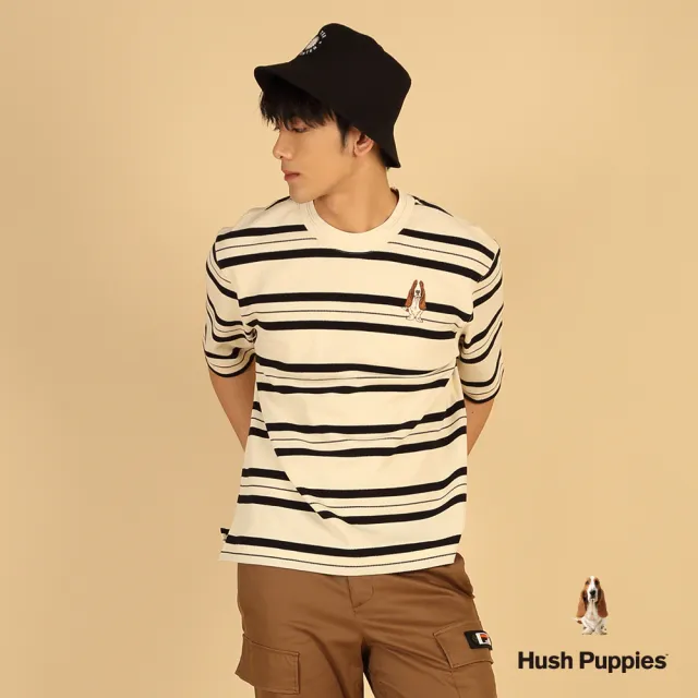 【Hush Puppies】男裝 上衣 條紋緹花刺繡狗五分袖上衣 (淺卡其 / 63110205)