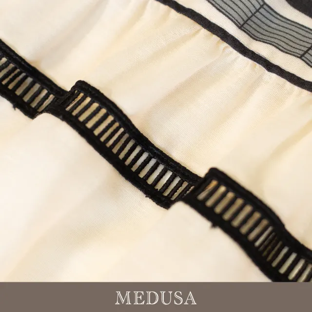 【MEDUSA 曼度莎】現貨-文藝感橫紋米白氣質短裙（M-XL）｜橫紋短裙 氣質裙 夏季短裙
