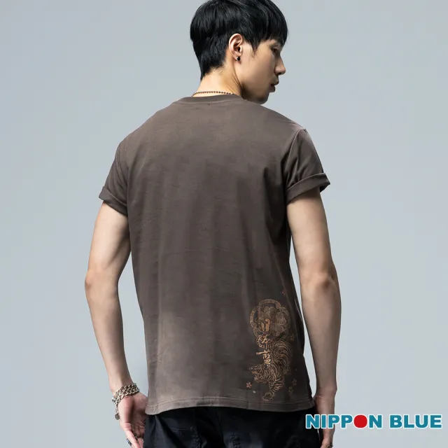 【BLUE WAY】男裝 網路獨家嘯天金虎櫻落 短袖 上衣-日本藍