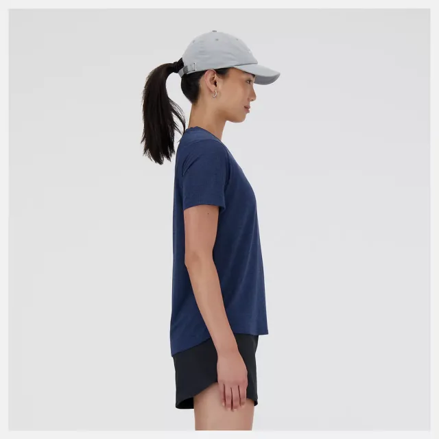 【NEW BALANCE】NB 短袖上衣 短T 運動 休閒 NB DRYx 快乾 美規 女 藍色 (WT41253NNH-F)