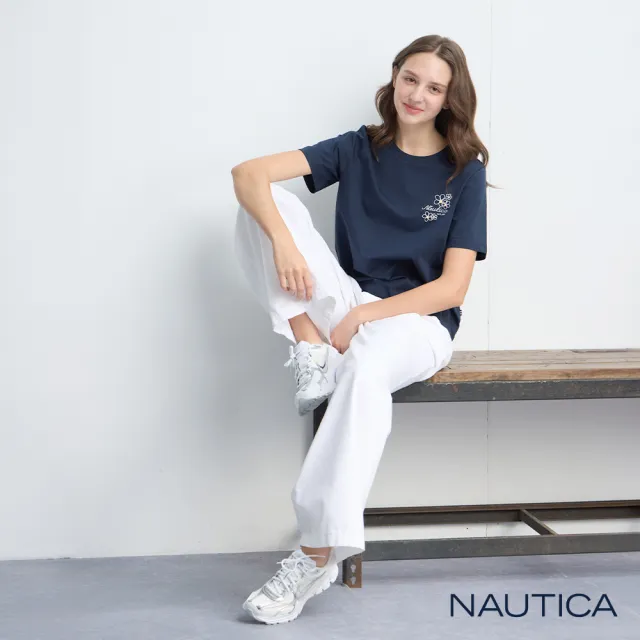 【NAUTICA】官方旗艦 女裝 花卉刺繡涼感短袖T恤-深藍色