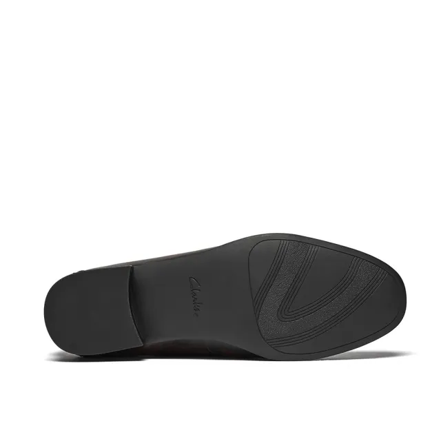 【Clarks】女鞋 Routee25 Penny 經典小圓頭金屬飾釦樂福鞋 平底鞋(CLF84913D)