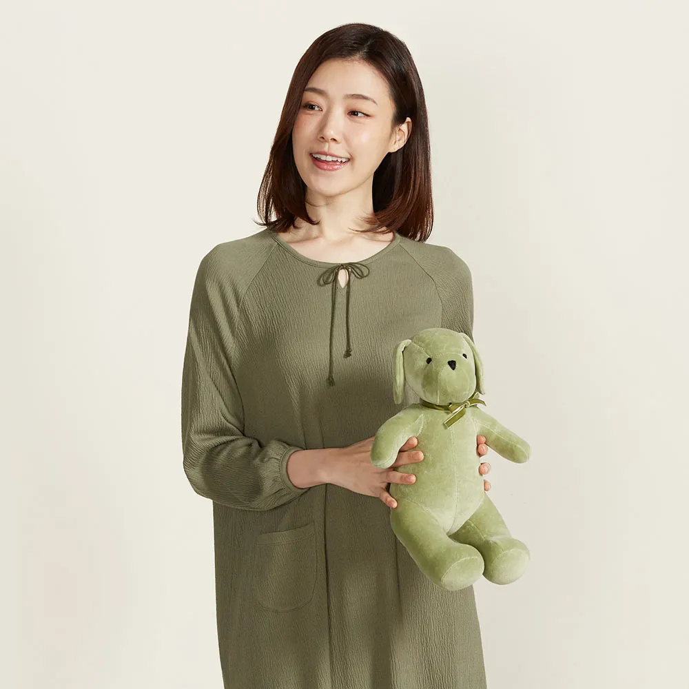 【YVONNE 以旺傢飾】乖乖坐姿狗玩偶-抹茶綠
