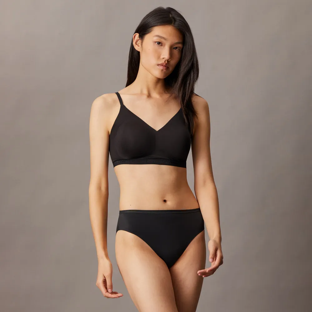 【CALVIN KLEIN】官方旗艦館 CK 超細纖維薄襯三角無鋼圈胸圍_黑色