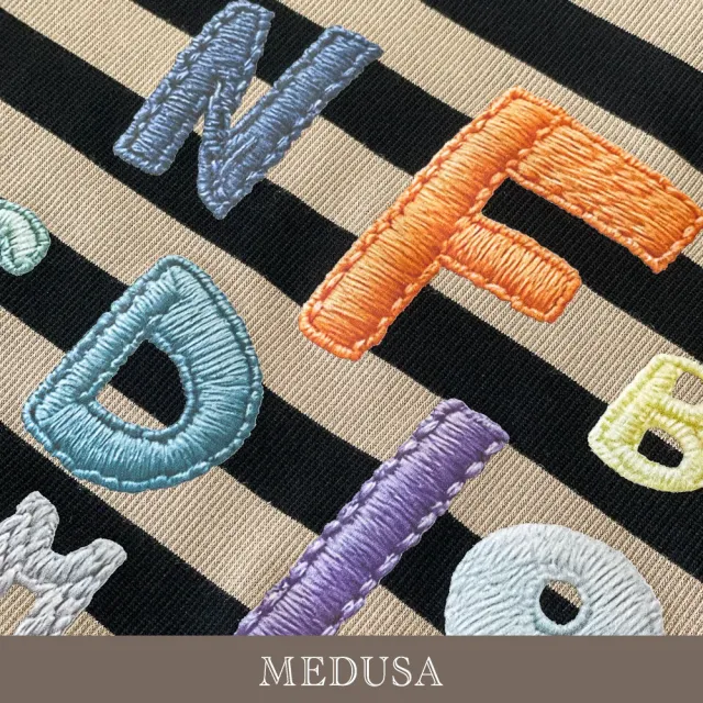 【MEDUSA 曼度莎】現貨-條紋彩色字母拼接休閒T恤（M-XL）｜短袖T恤 女上衣 T恤穿搭