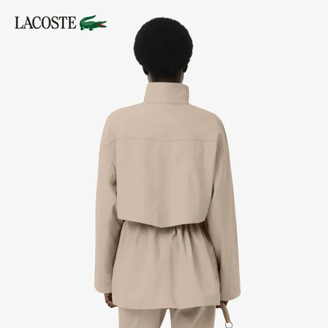 【LACOSTE】女款-寬鬆版型中長版防潑水大衣(奶茶色)