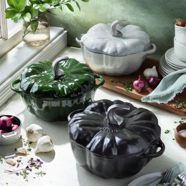 【STAUB】南瓜造型琺瑯鑄鐵鍋24cm-黑色(德國雙人牌集團官方直營)