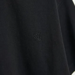 【SOMETHING】女裝 不對稱造型短袖T恤(黑色)