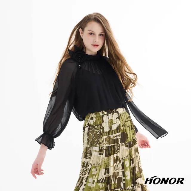 【HONOR 山形屋】立體花飾綁帶飄逸雪紡上衣-黑