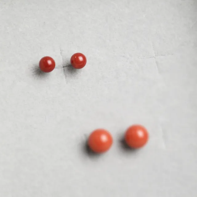 【大東山樑御珊瑚】天然珊瑚圓珠純銀耳針耳環(4-4.25mm)