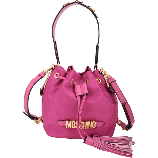 【MOSCHINO】金字流蘇尼龍束口兩用水桶包(桃紫色 手提 肩背 斜背)