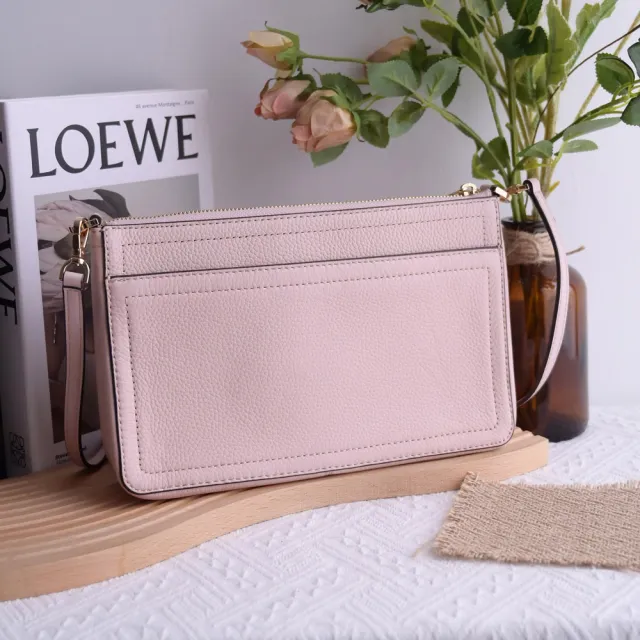 【Michael Kors】經典圓型MK鈕釦三用手拿包雙造型斜背包(粉)