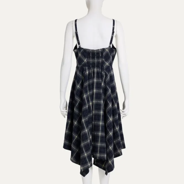 【ILEY 伊蕾】細肩帶格紋不對稱下襬洋裝(深藍；M-XL；1264527201)