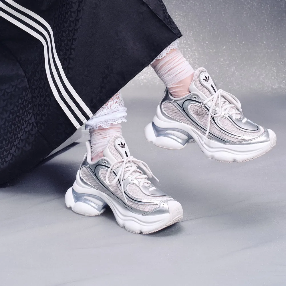 【adidas 愛迪達】OZVENUZ 運動休閒鞋 女鞋 - Originals KI0557