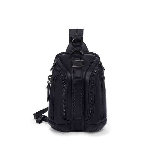 【TUMI】ALPHA BRAVO Knight 皮革斜背後背包 - 黑色(TUMI 官方旗艦店)