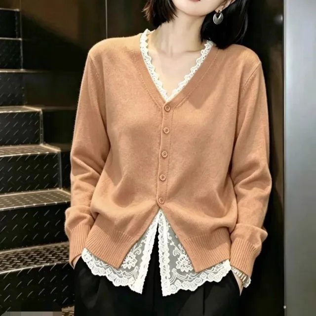 【LANNI 藍尼】★蕾絲拼接V領針織外套(女裝/女外套/休閒/百搭/日系/通勤)