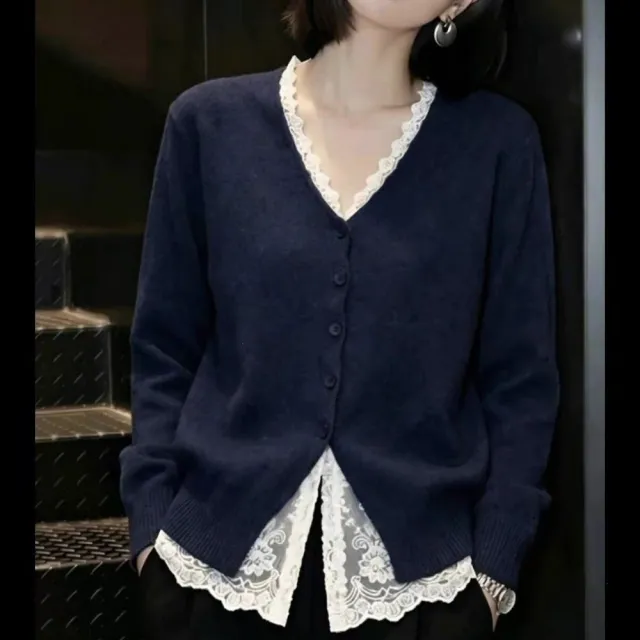 【LANNI 藍尼】★蕾絲拼接V領針織外套(女裝/女外套/休閒/百搭/日系/通勤)