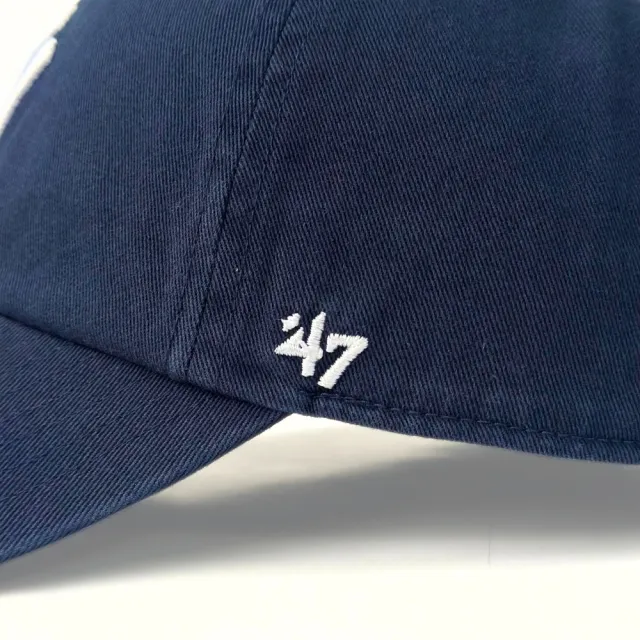 【47brand】CLEAN UP 紐約洋基鴨舌帽 經典MLB男女棒球帽 水洗款金屬環扣老帽 軟頂剌繡大標NY彎帽