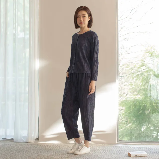 【YVONNE 以旺傢飾】壓褶長袖開襟衫-丈青
